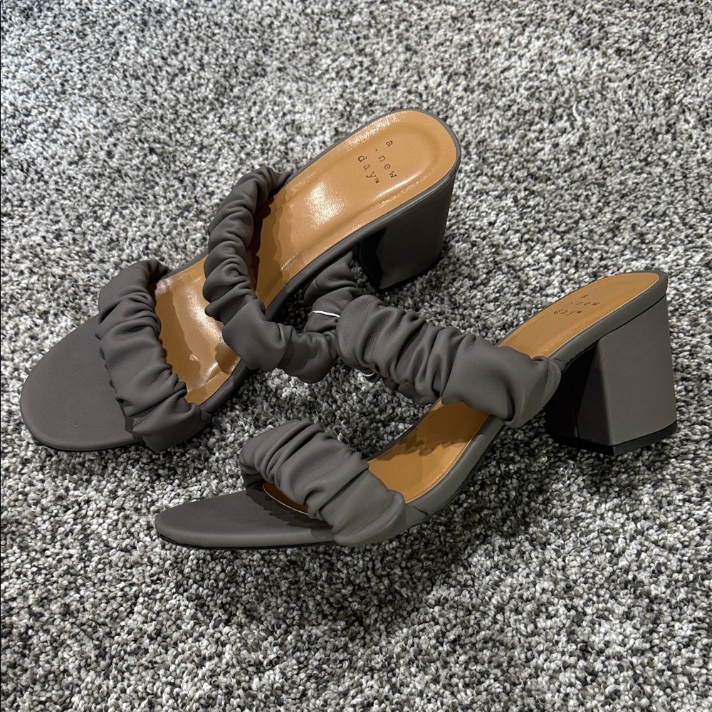 Elegant Gray Women's Heeled Sandals